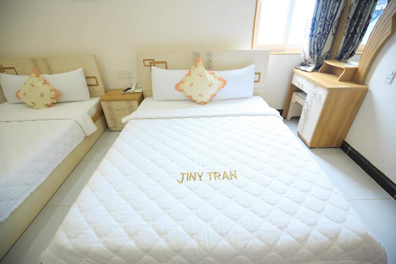 Jiny Tran Hotel Duong Dong  Экстерьер фото