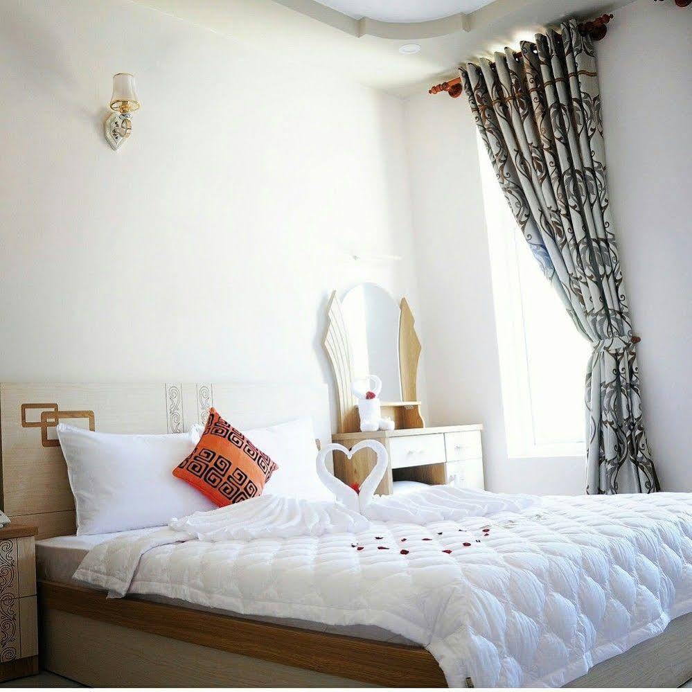 Jiny Tran Hotel Duong Dong  Экстерьер фото