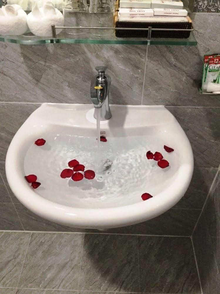 Jiny Tran Hotel Duong Dong  Экстерьер фото