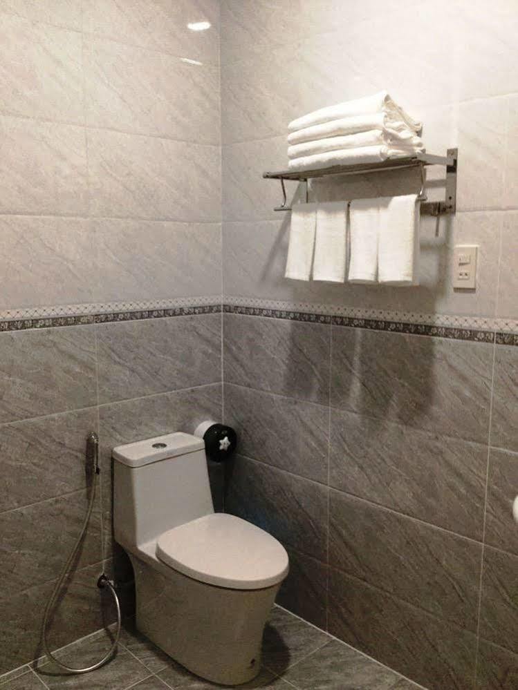 Jiny Tran Hotel Duong Dong  Экстерьер фото